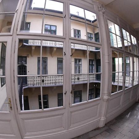 Five Seasons Vaci Utca Apartment Budapest Exterior photo