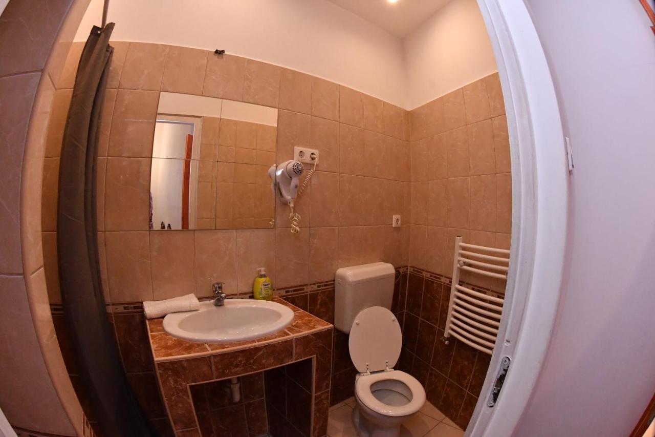 Five Seasons Vaci Utca Apartment Budapest Exterior photo